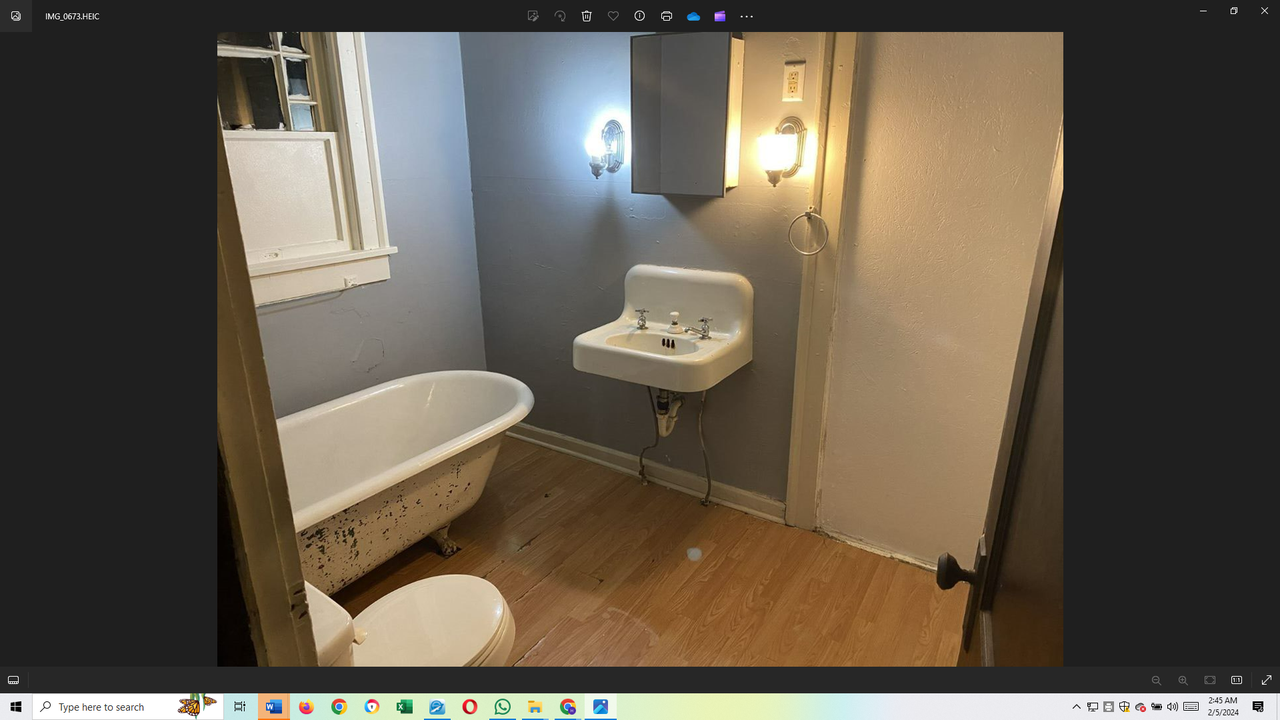 425 W 4th St #1 - Photo 6 of 10