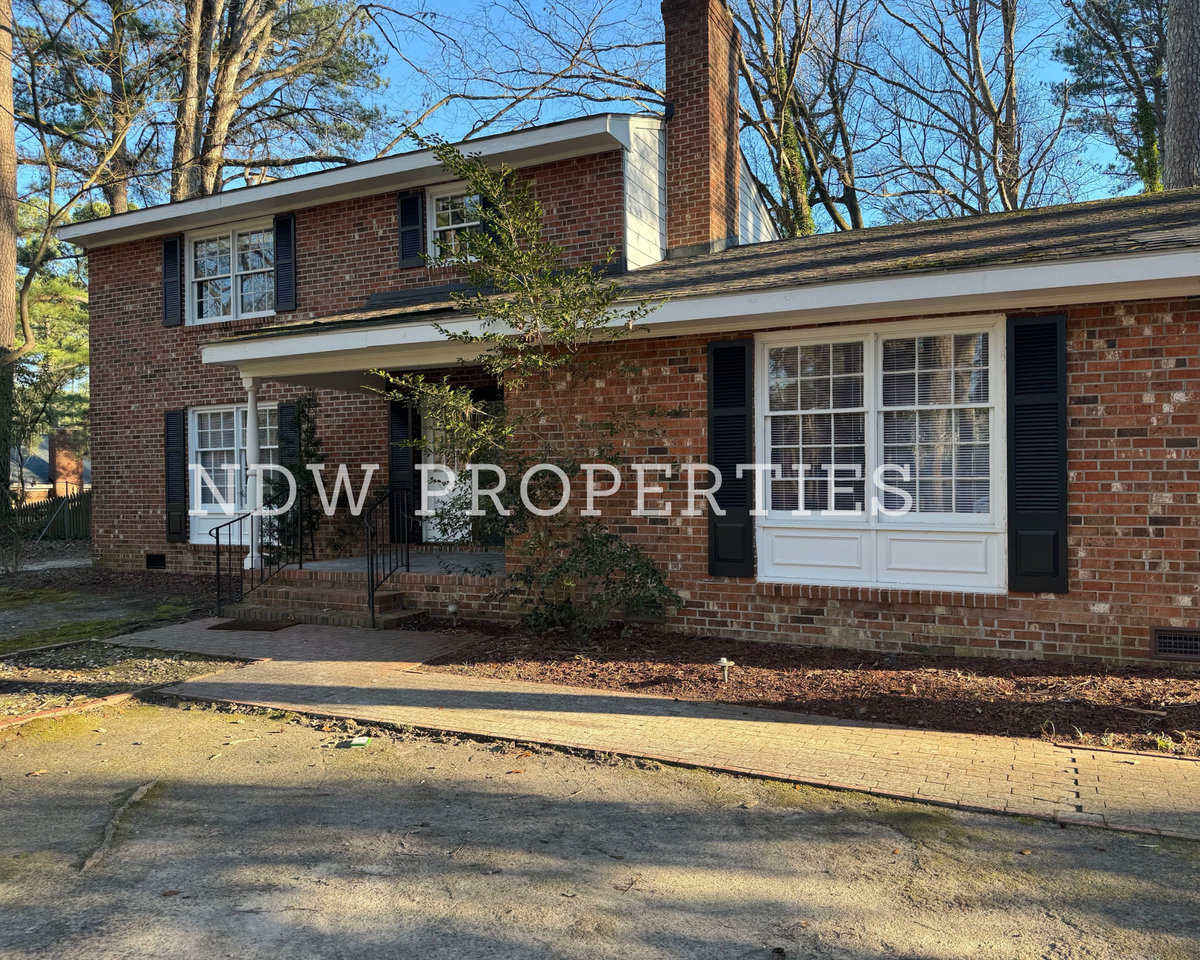 1203 Waverly Rd Nw #NA - Photo 2 of 19