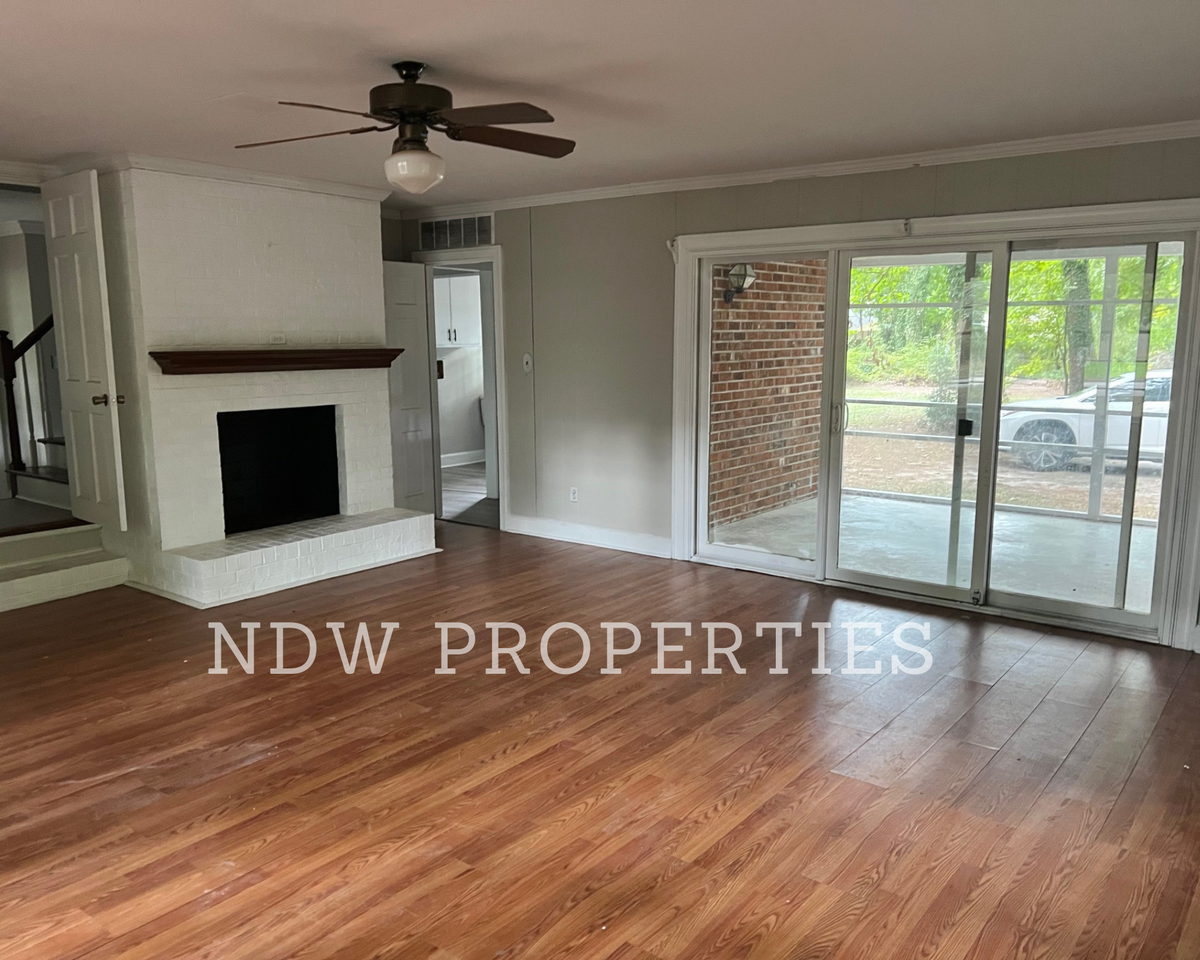 1203 Waverly Rd Nw #NA - Photo 6 of 19