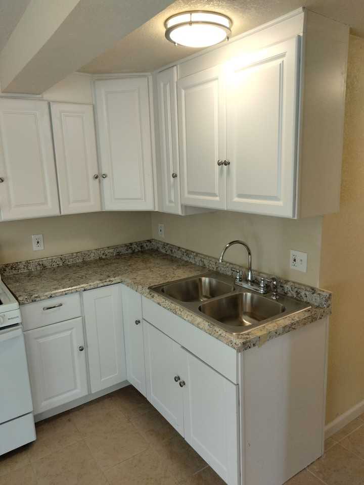 3038 N Richey Blvd #5 - Photo 2 of 9