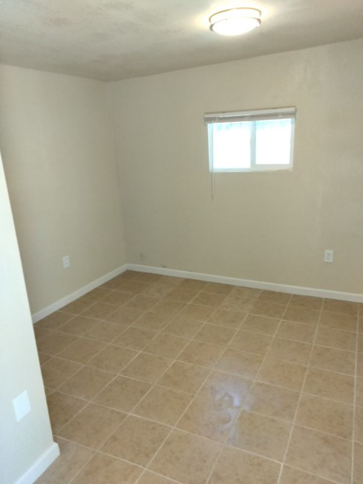 3038 N Richey Blvd #5 - Photo 3 of 9