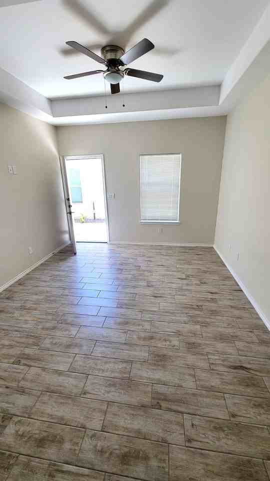 5001 N Hiawatha Dr #2 - Photo 2 of 10