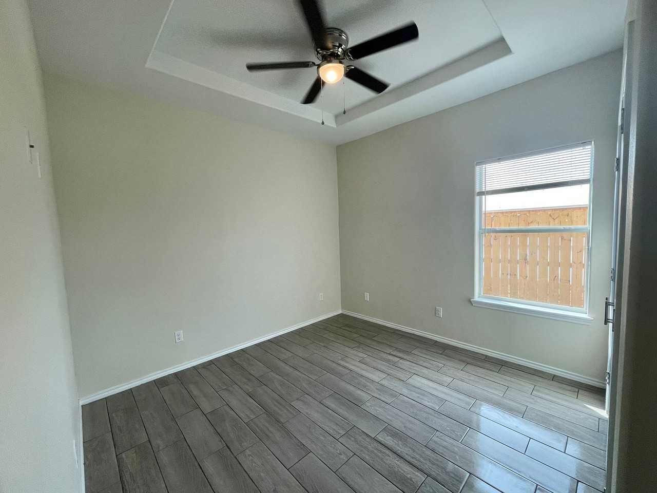 5001 N Hiawatha Dr #2 - Photo 7 of 10