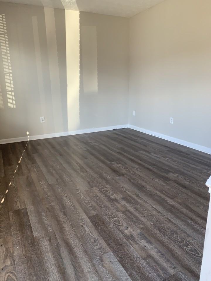 726 Ohio Pike #726G - Photo 4 of 8