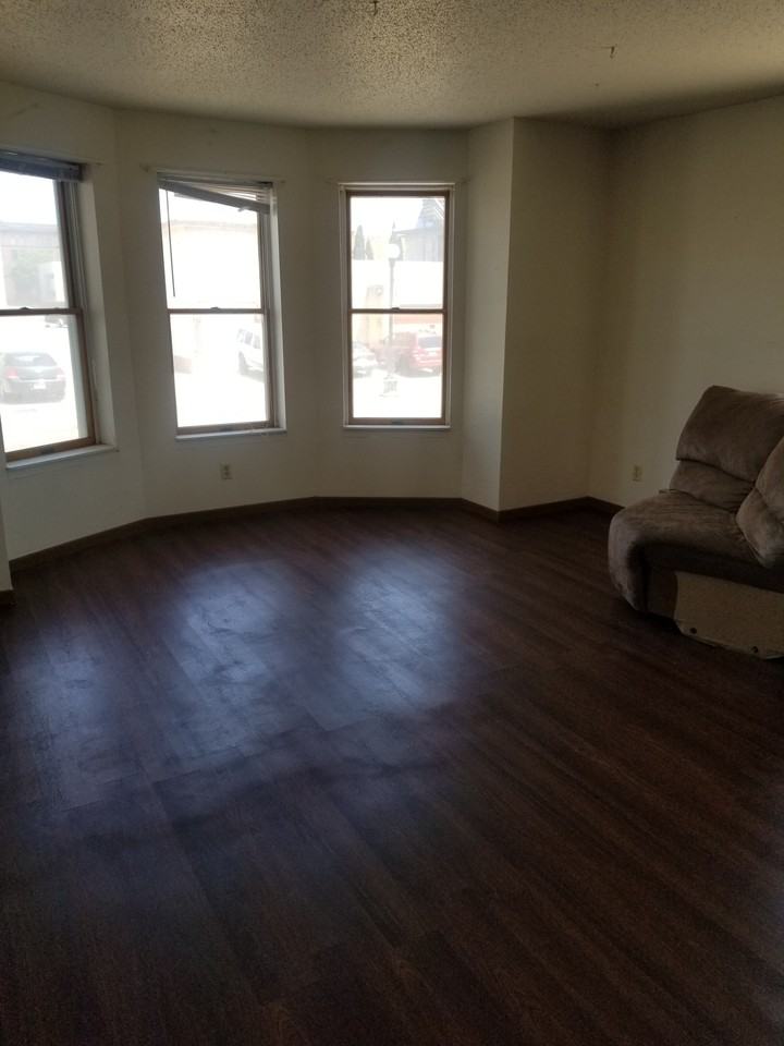 612 King St #612 - Photo 2 of 17