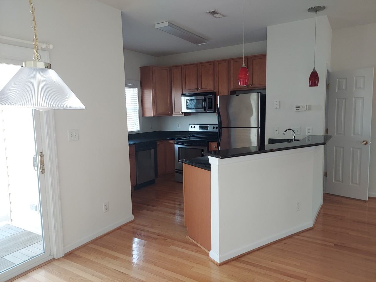 424 21st St #424 - Photo 5 of 24