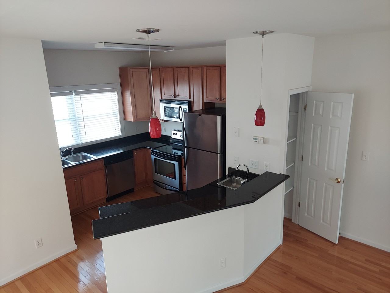 424 21st St #424 - Photo 6 of 24