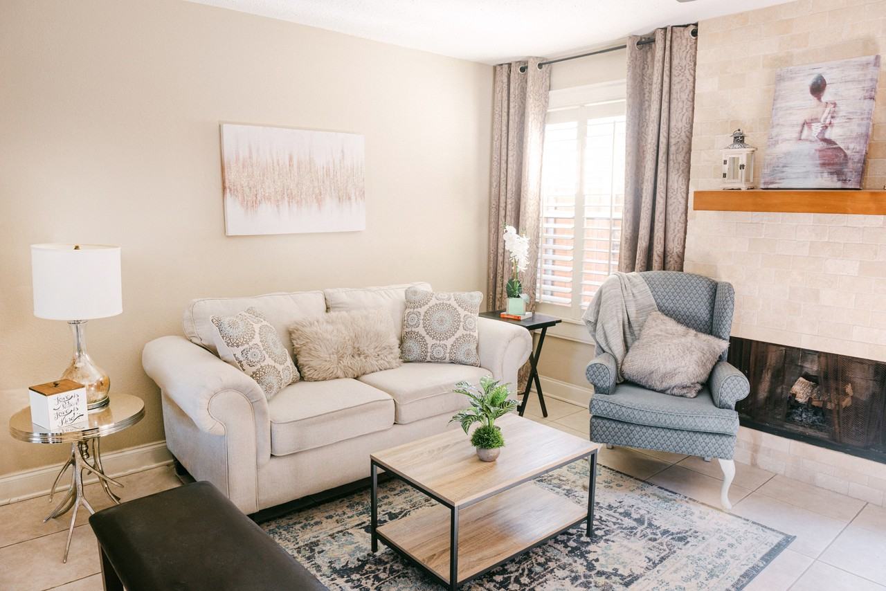 217 Clearview Pkwy #D - Photo 3 of 19