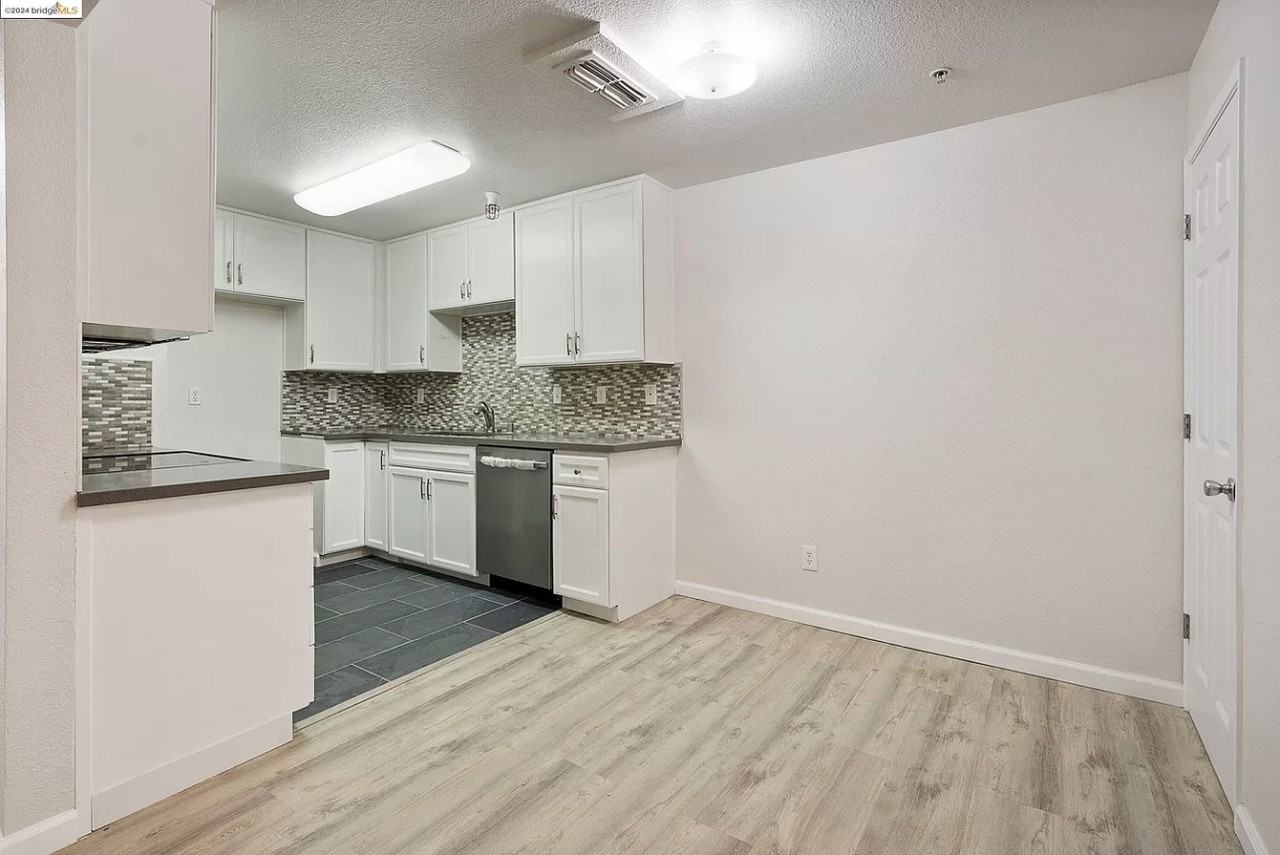 7283 Florin Mall Dr #14 - Photo 7 of 17
