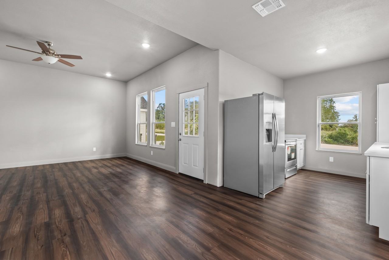 811 Tolar Hwy #109 - Photo 2 of 7