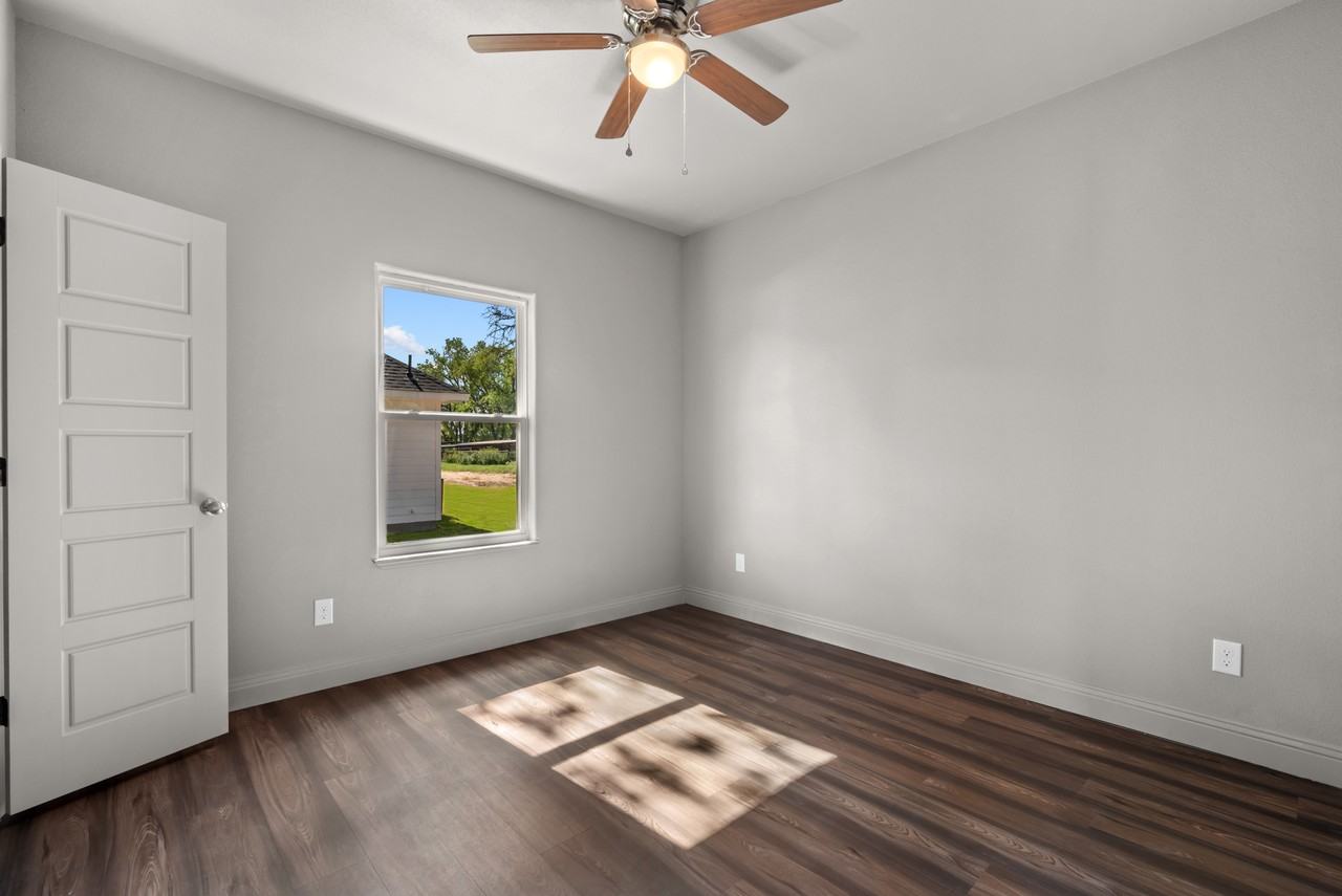 811 Tolar Hwy #121 - Photo 7 of 7