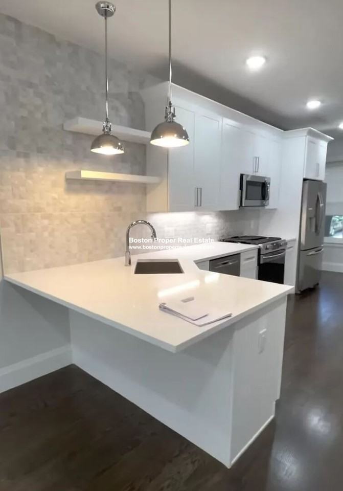 7 Strathmore Rd #3K - Photo 3 of 13