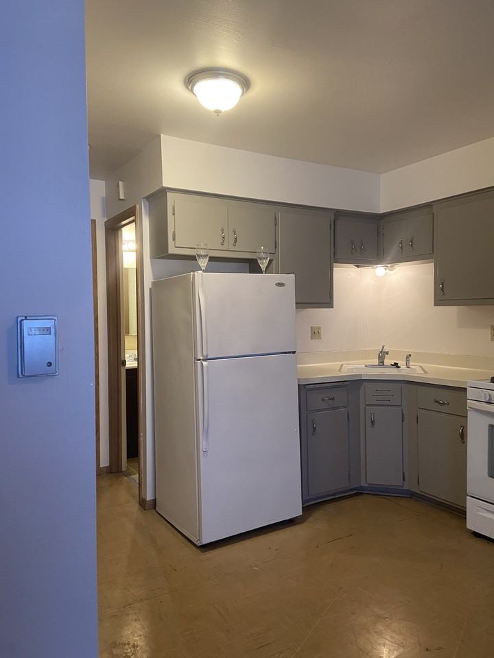 4508 N 92nd St #2 - Photo 3 of 14