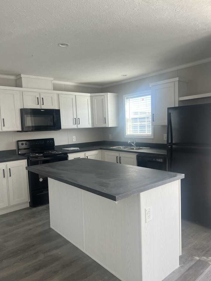 1211 12th St #NA - Photo 2 of 13
