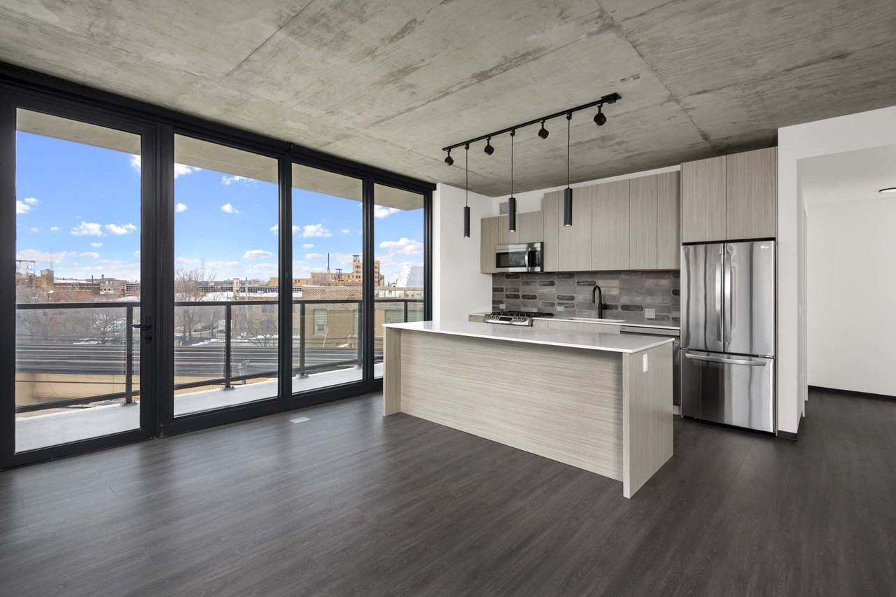 1456 W Randolph St - Photo 2 of 12