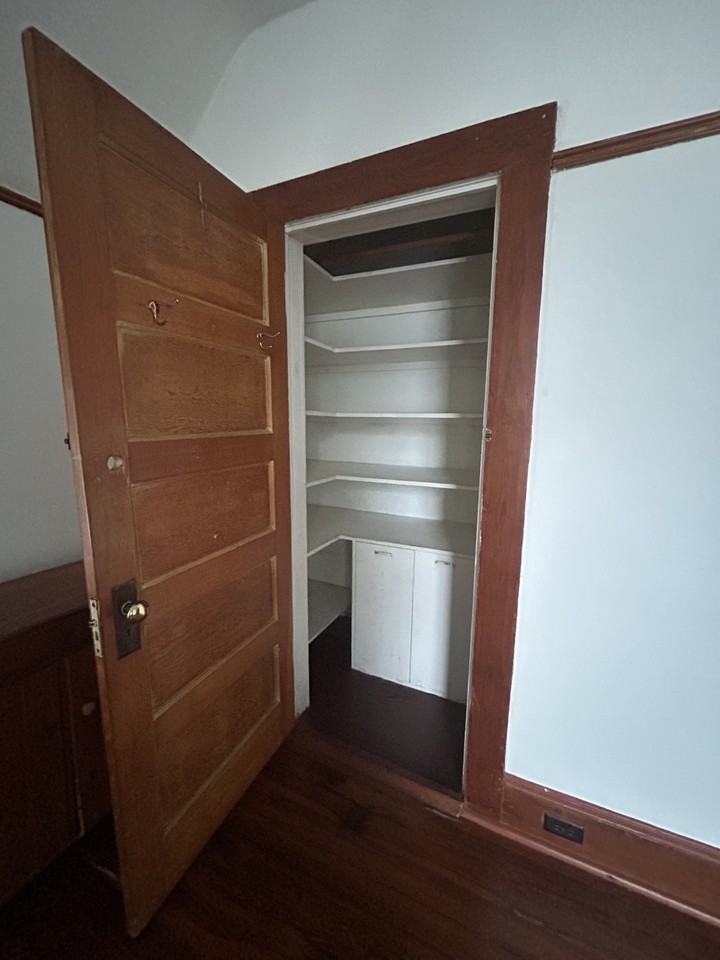 618 Northeast 2nd Street #W - Photo 2 of 11