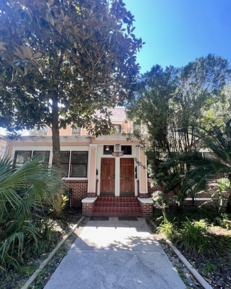 618 Northeast 2nd Street #W - Photo 4 of 11