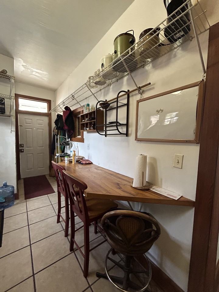 618 Northeast 2nd Street #W - Photo 7 of 11