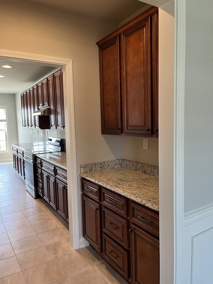 248 Blackthorn Dr #NA - Photo 4 of 18