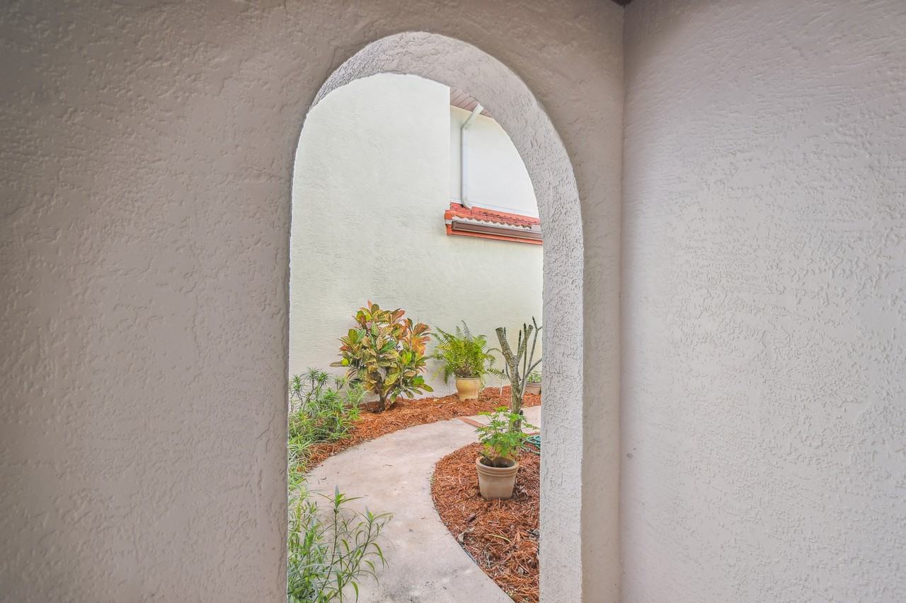 2590 Sykes Creek Dr - Photo 2 of 44