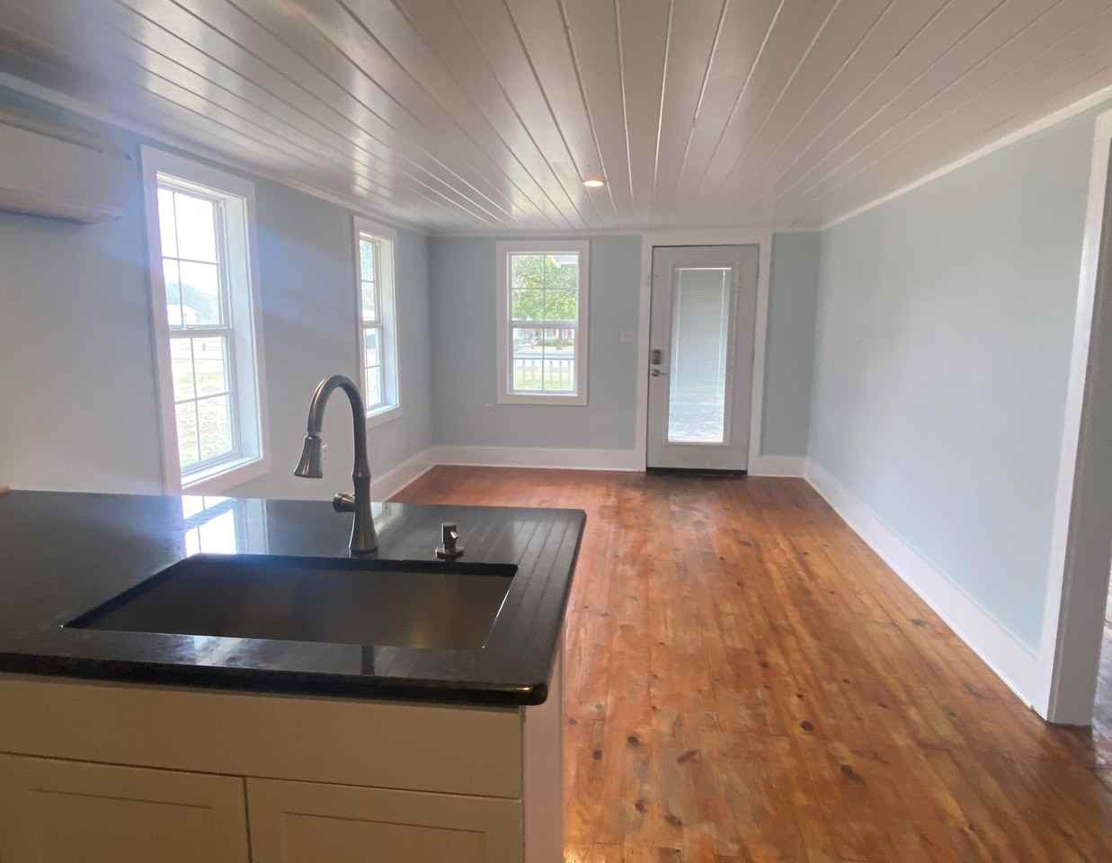 289 Sherwood Road #NA - Photo 3 of 10