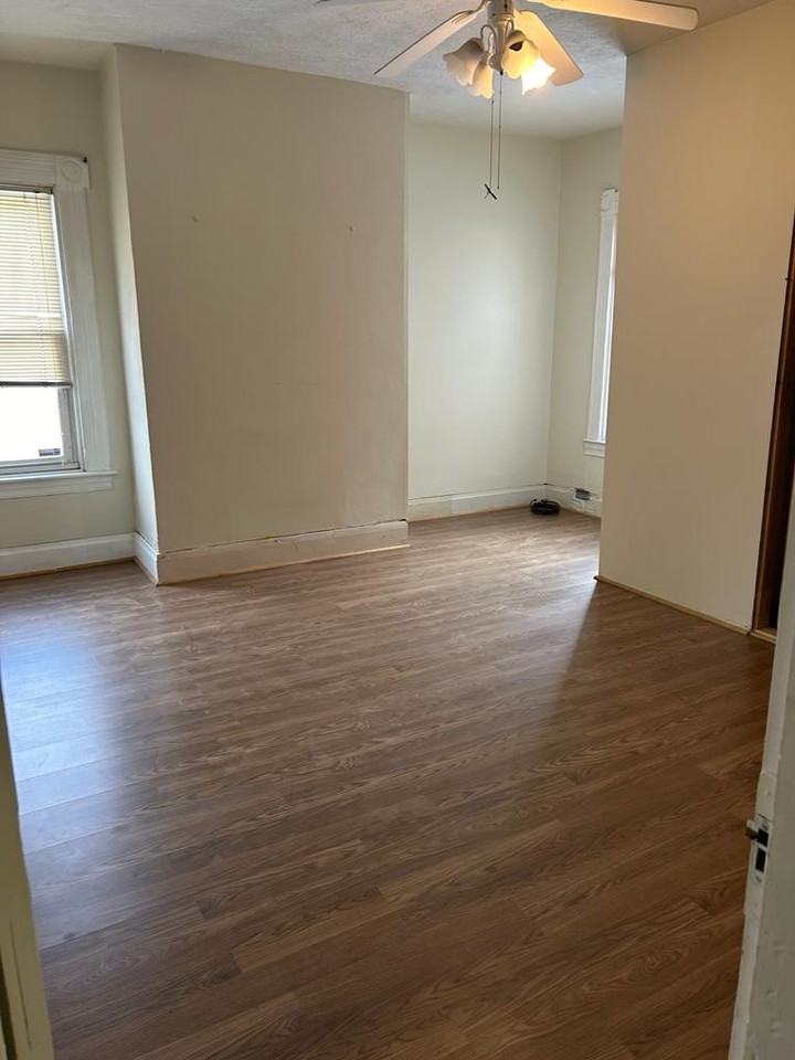 152 W Warrington Ave #NA - Photo 2 of 9