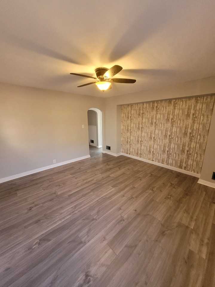 3684 Loughborough Ave - Photo 3 of 21