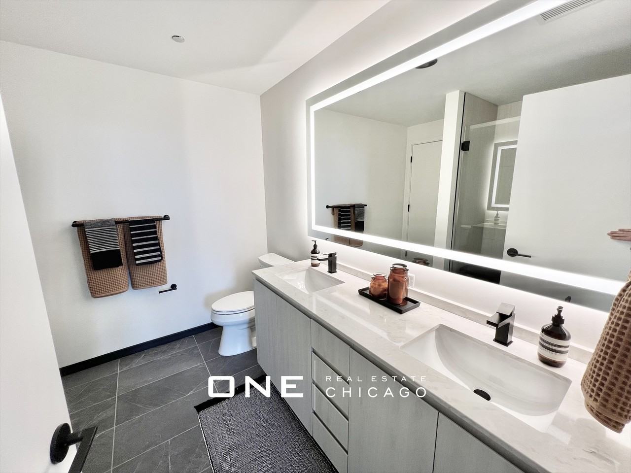 1356 W Randolph St - Photo 2 of 9