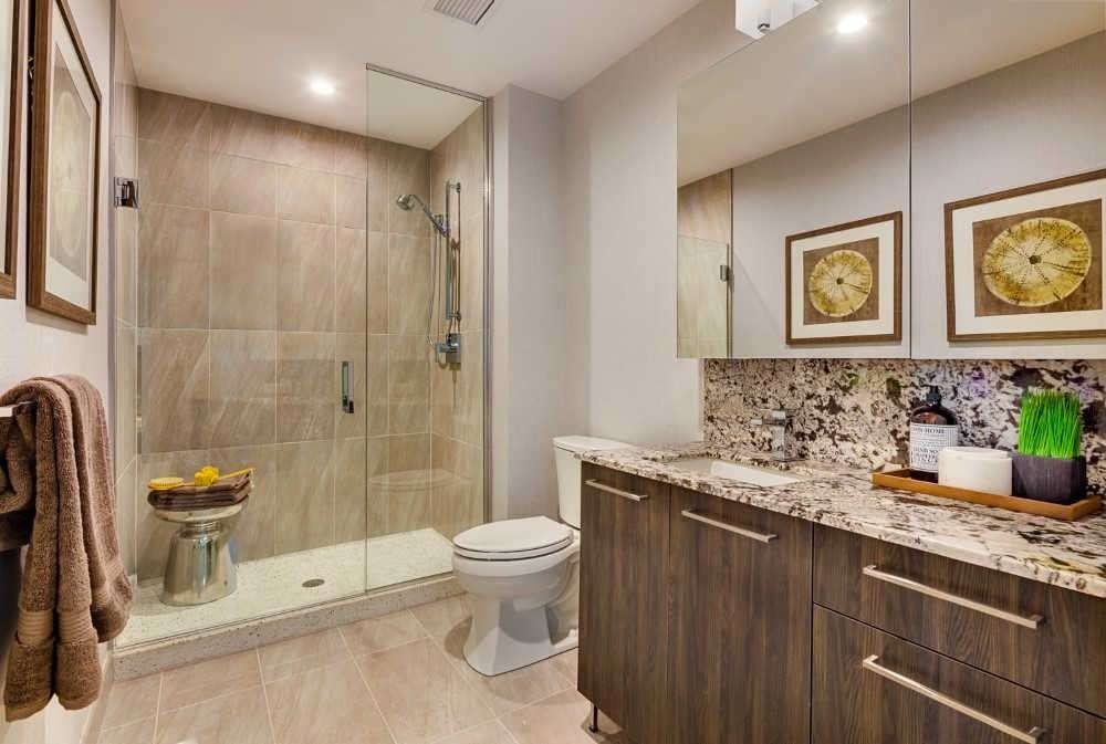 741 N Hudson Ave - Photo 2 of 13