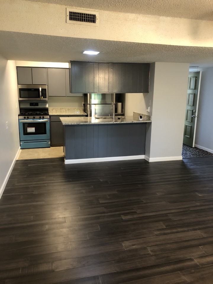 620 S 1st St #208 - Photo 4 of 15