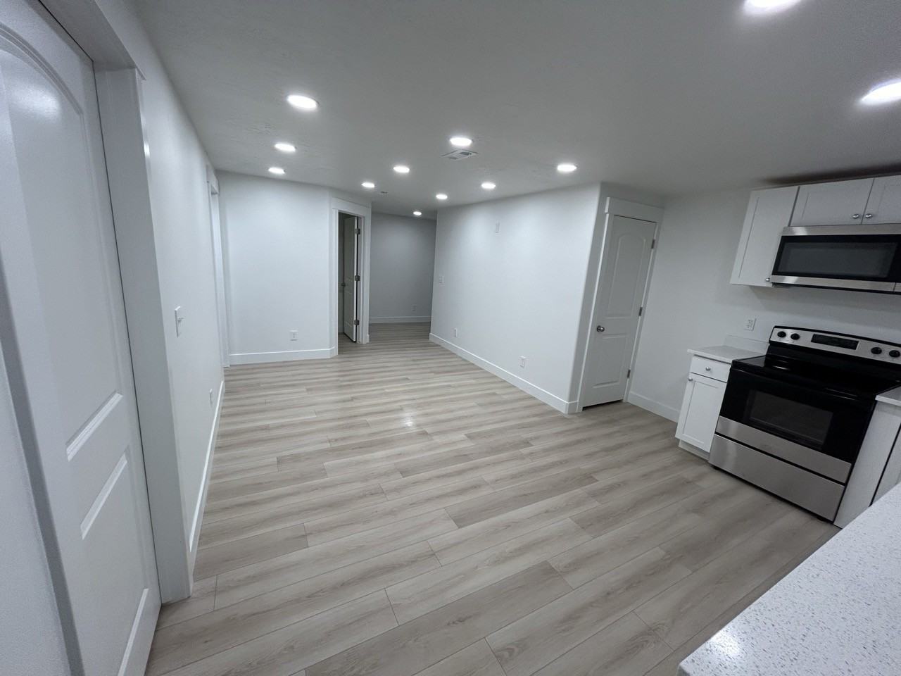 N 4040 W - Photo 3 of 18