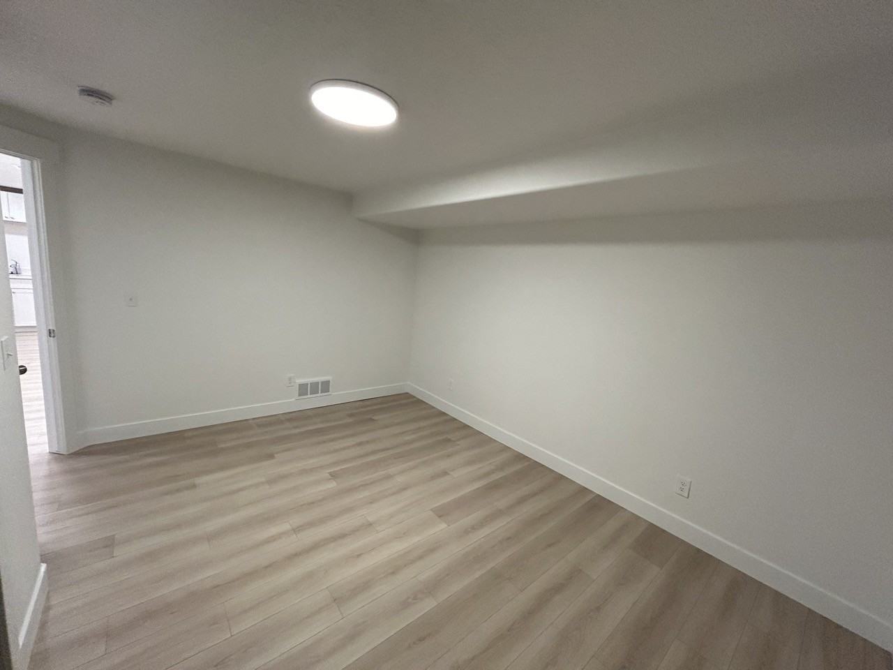 N 4040 W - Photo 7 of 18