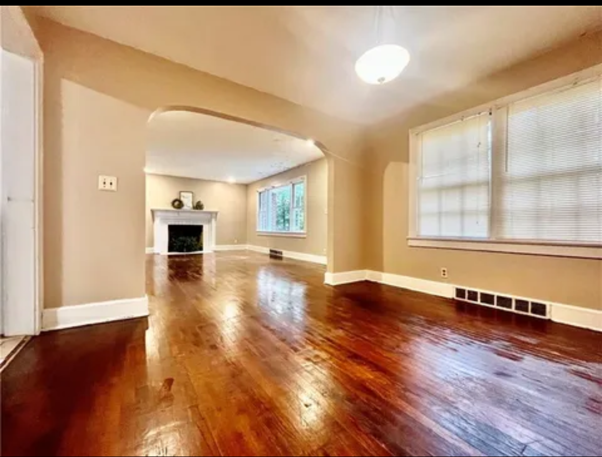 1810 Maple St #NA - Photo 2 of 4