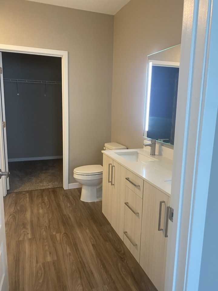 110 W Fortune St #827 - Photo 7 of 13