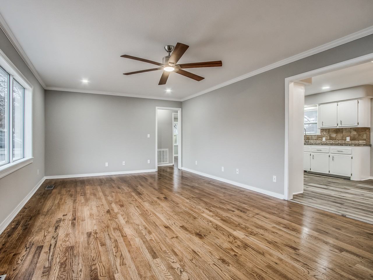 239 Ne Avondale Ave #NA - Photo 5 of 50