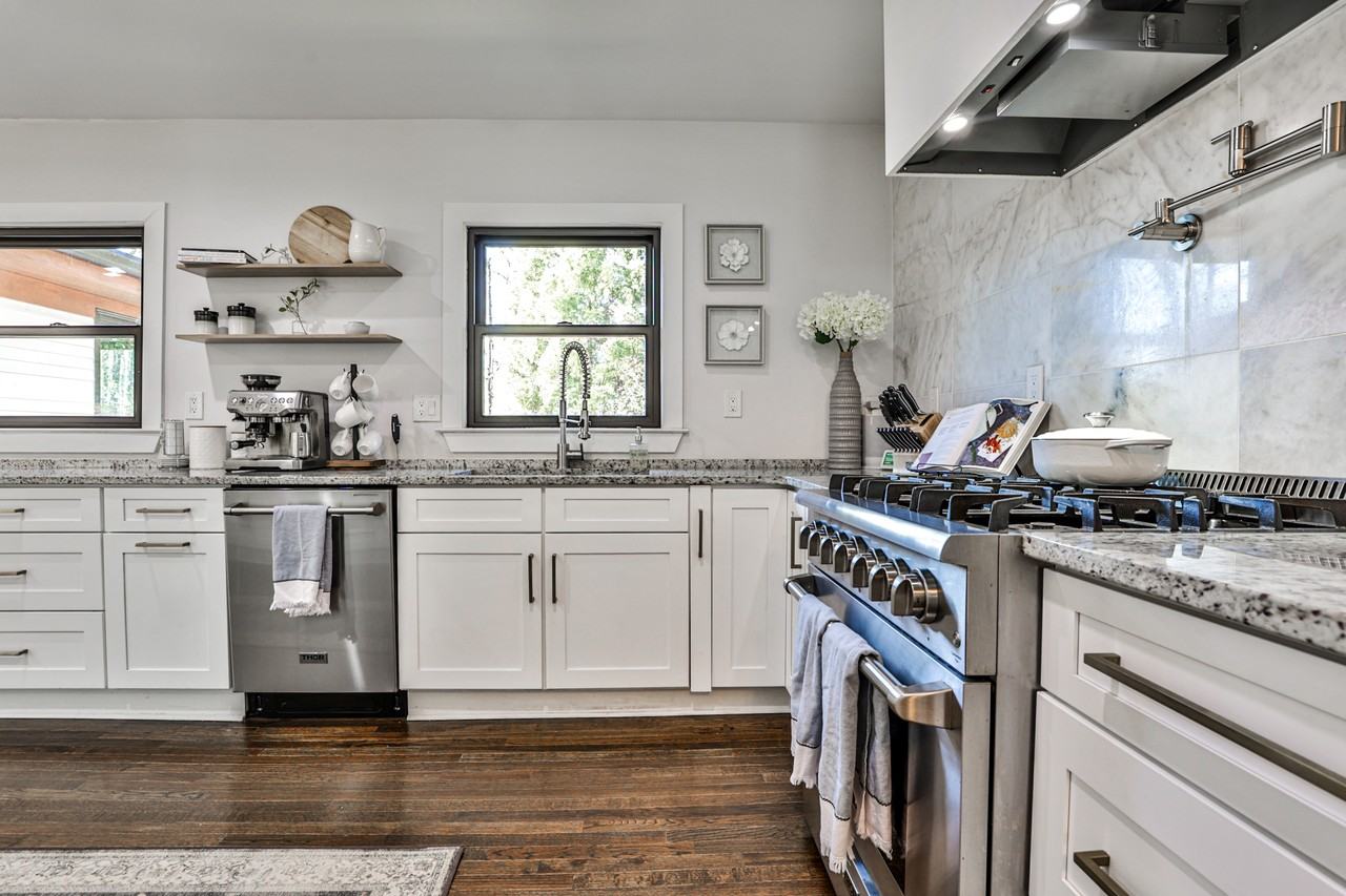 865 Moores Mill Rd Nw #NA - Photo 3 of 27