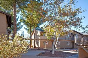 featured image of 93 Kings Way #9