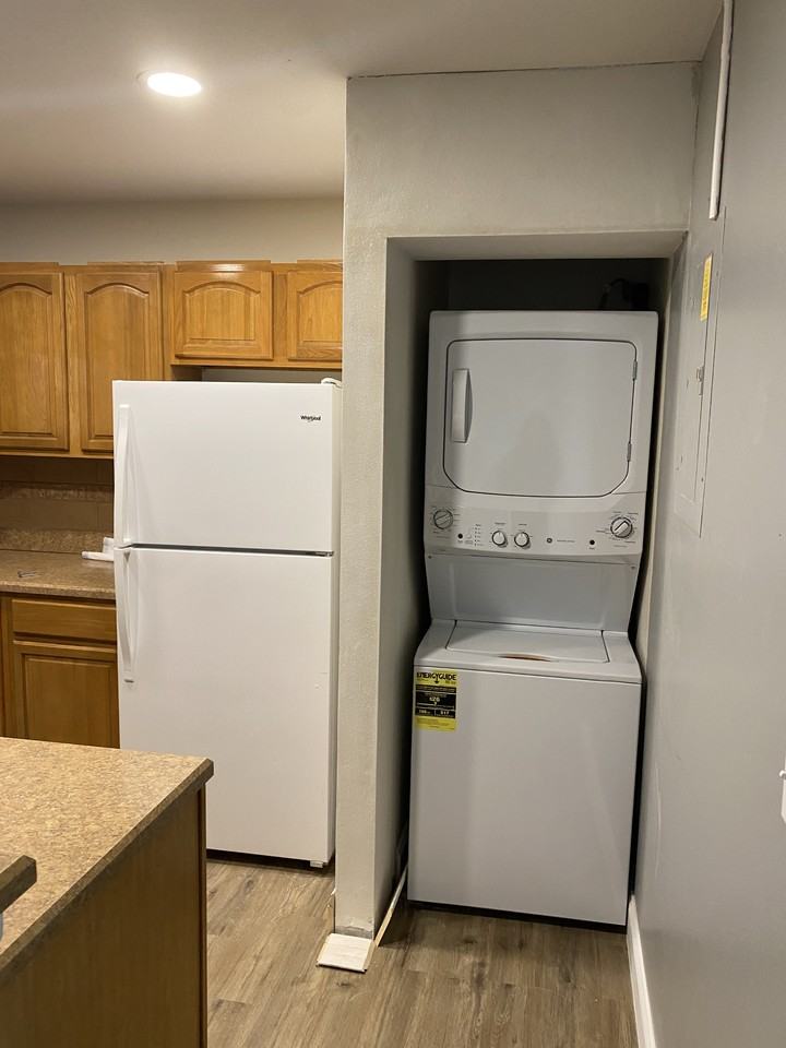 1431 Sheafe Ave Ne #105 - Photo 3 of 27