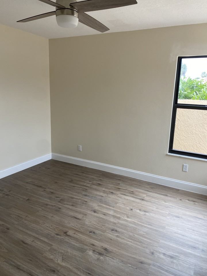 1431 Sheafe Ave Ne #105 - Photo 5 of 27