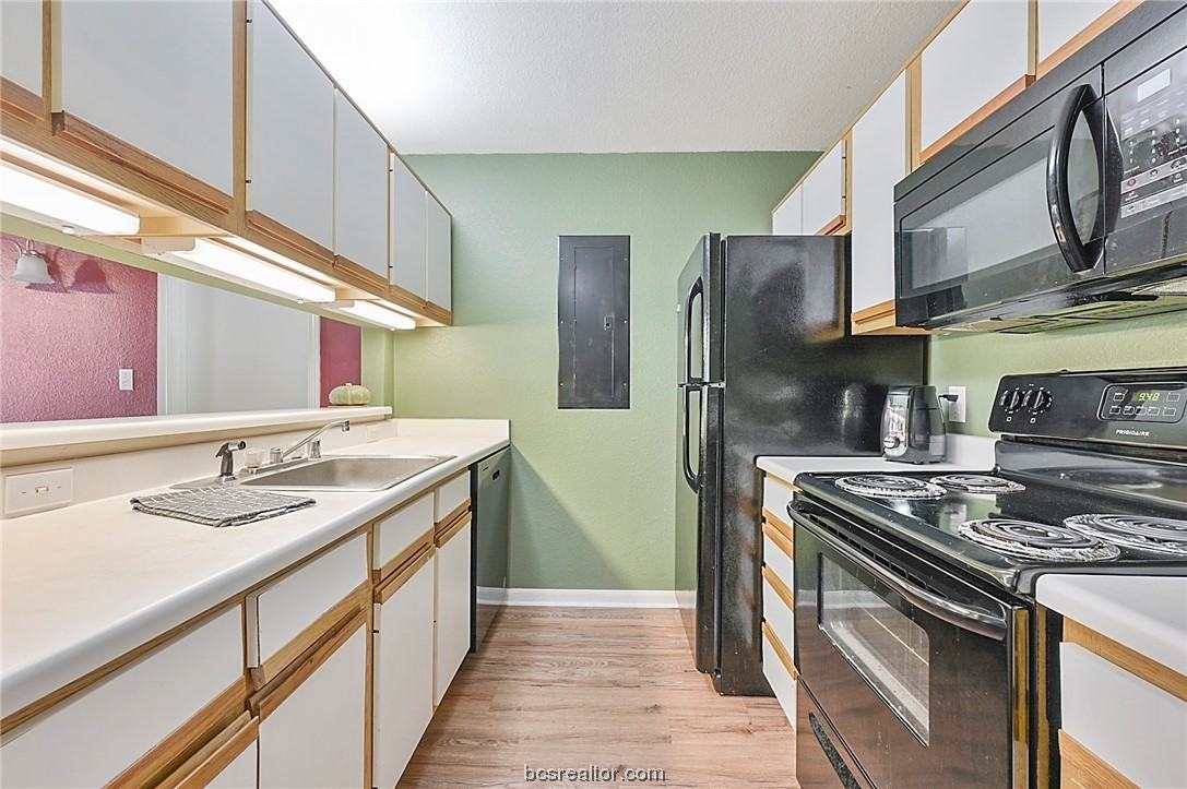529 Southwest Pkwy #202 - Photo 3 of 15