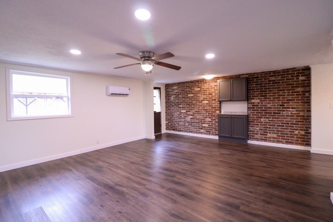 135 Quincy Parlier Rd #2 - Photo 3 of 17