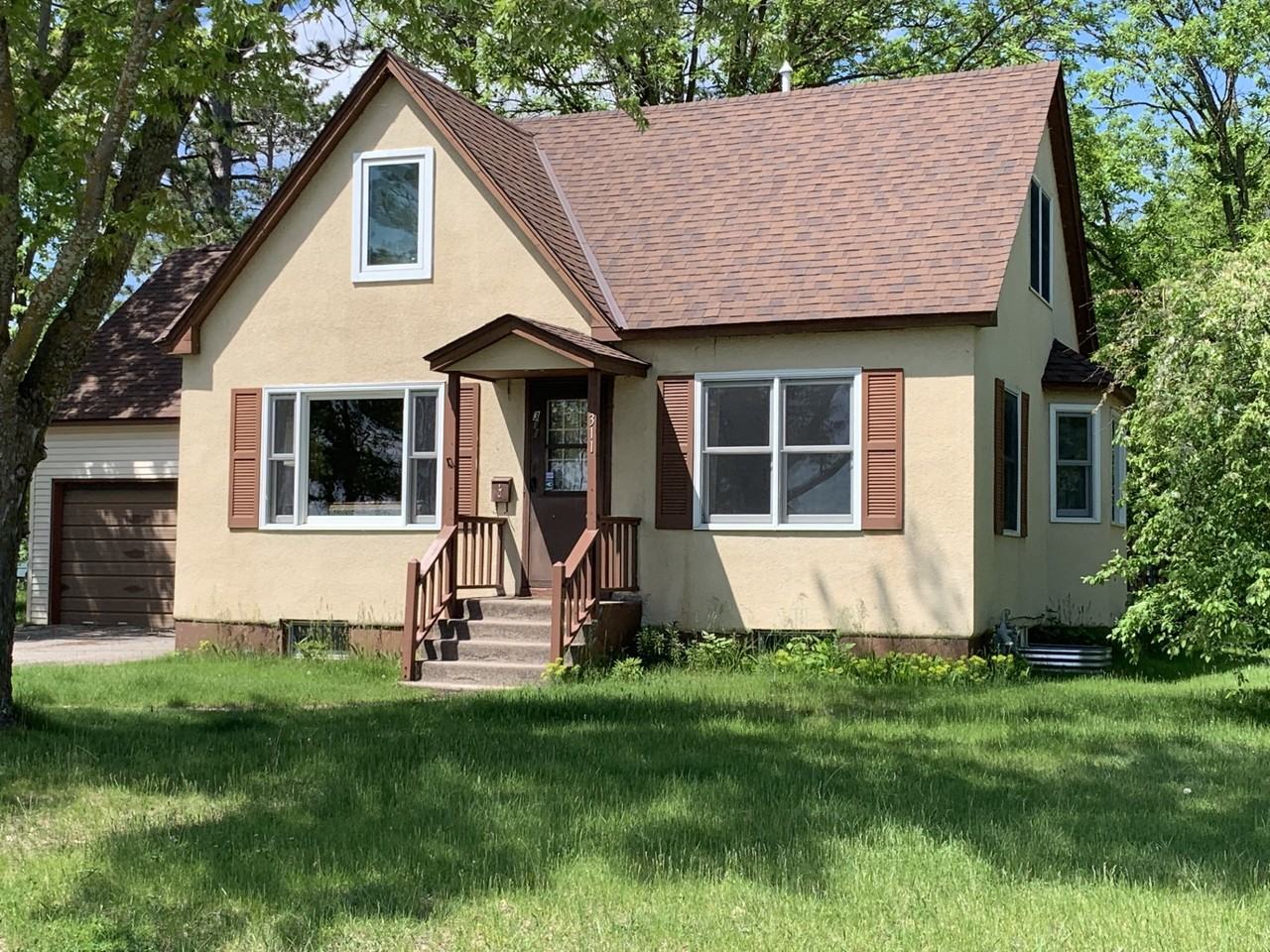 311 23rd St Ne #NA - Photo 2 of 7