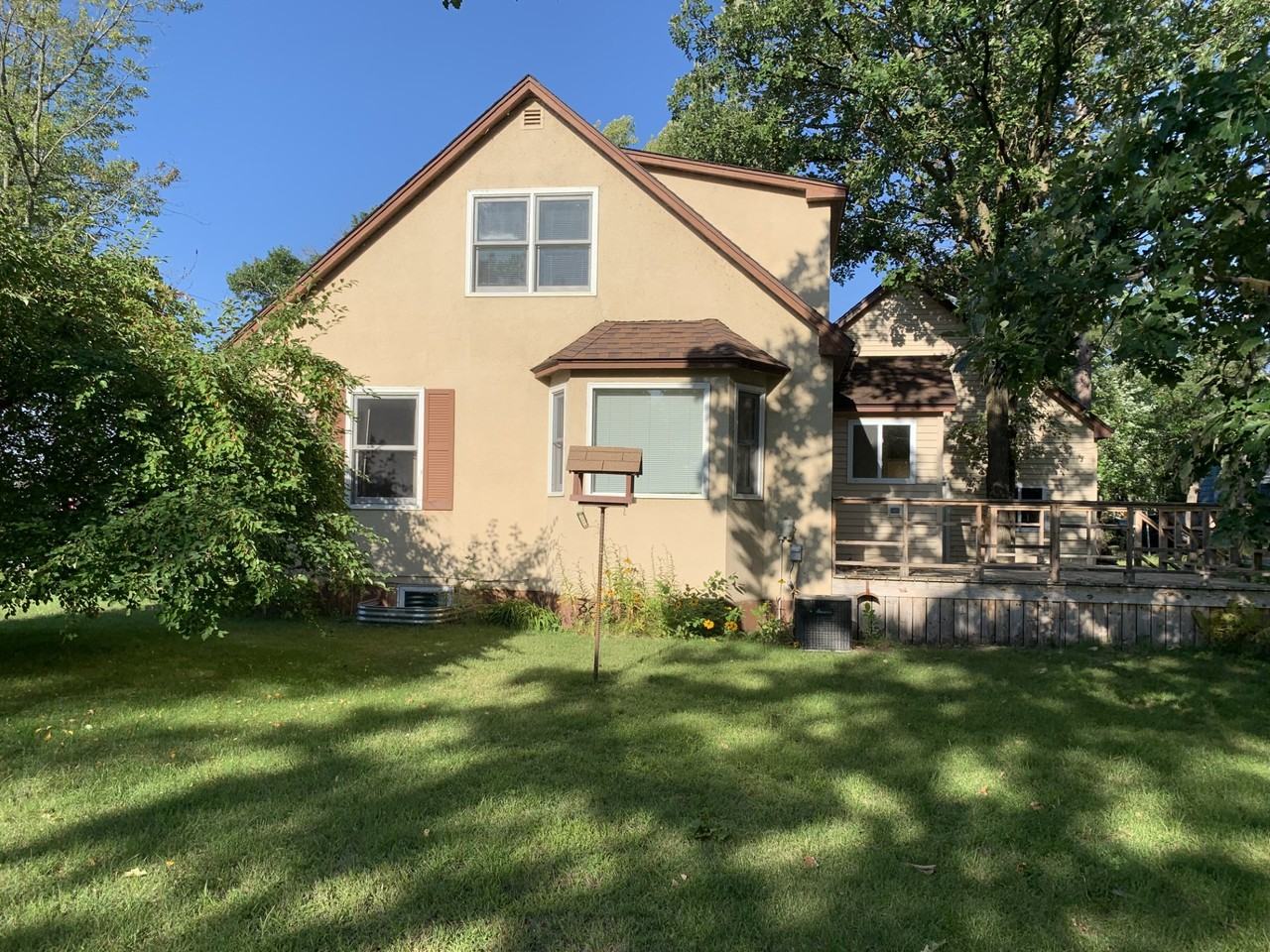 311 23rd St Ne #NA - Photo 3 of 7