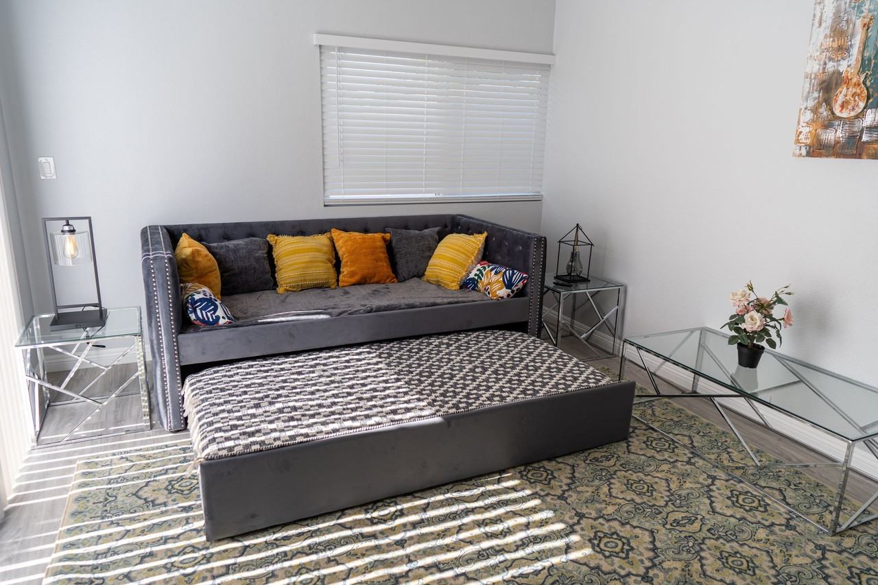 1507 S Roosevelt Ave #NA - Photo 3 of 50