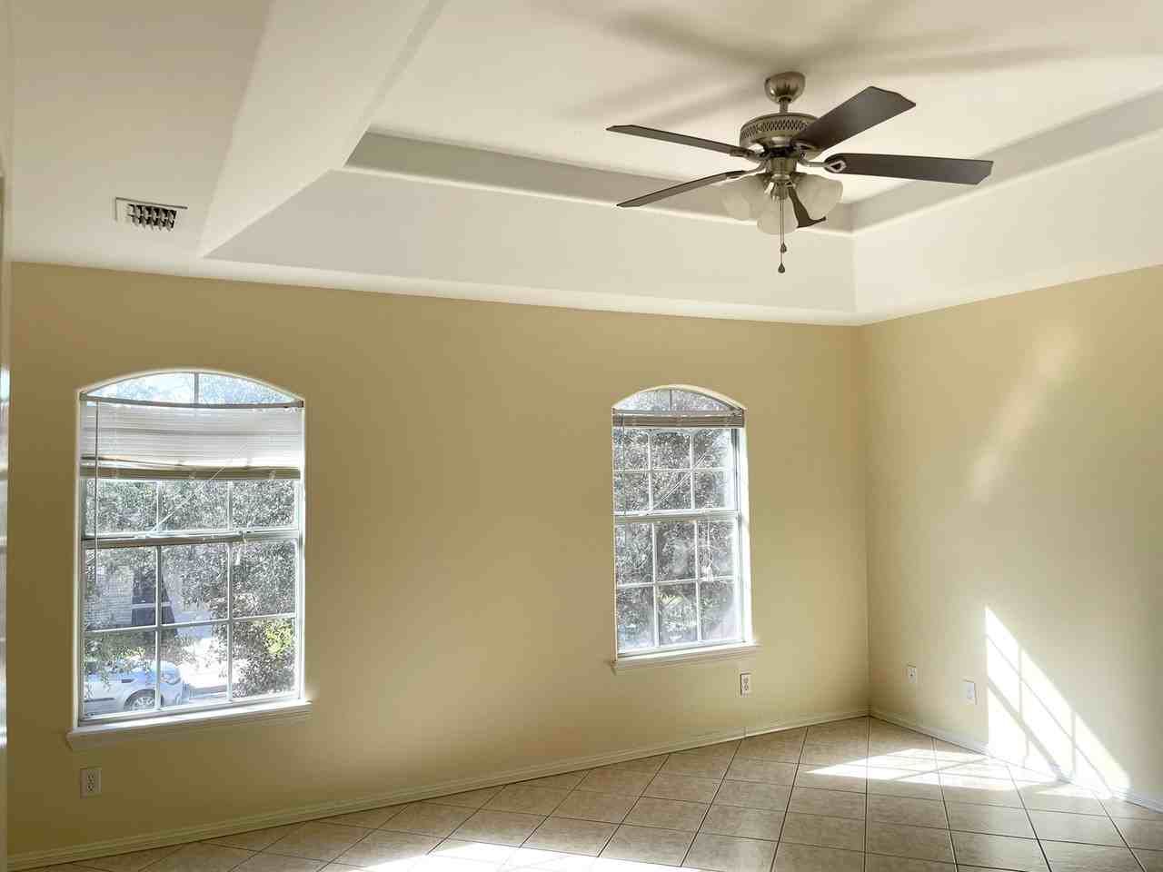 1418 Nassau St #1 - Photo 6 of 12