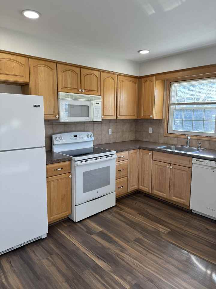 27 Casco St #NA - Photo 2 of 23