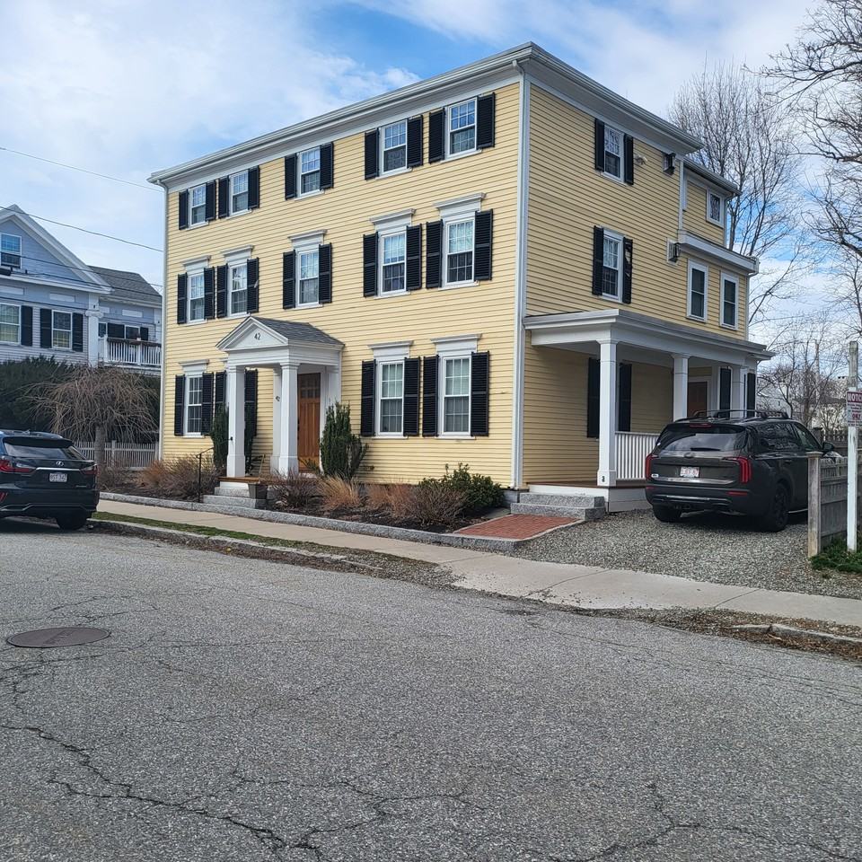 42B Washington St - Photo 2 of 50