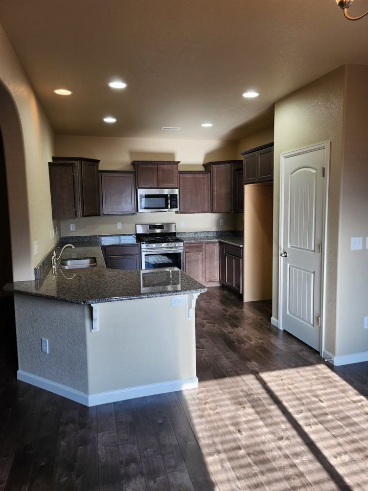 5608 Shamrock Hts #NA - Photo 4 of 18