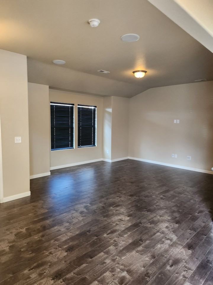 5608 Shamrock Hts #NA - Photo 6 of 18
