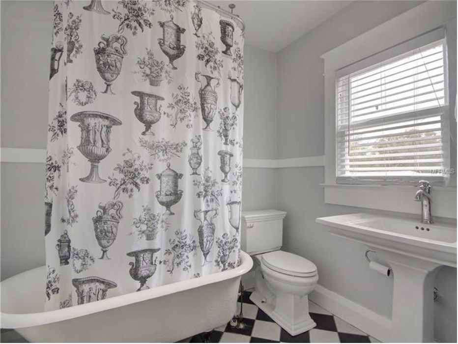 305 E Diana St - Photo 2 of 7